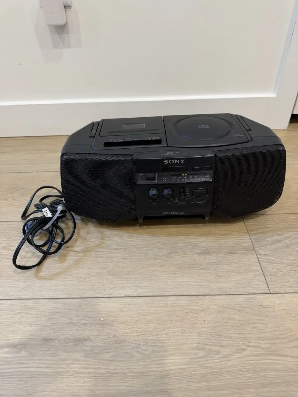Sony CFD-V10 Portable AM/FM CD Cassette Boombox Mega Bass Tested And Working